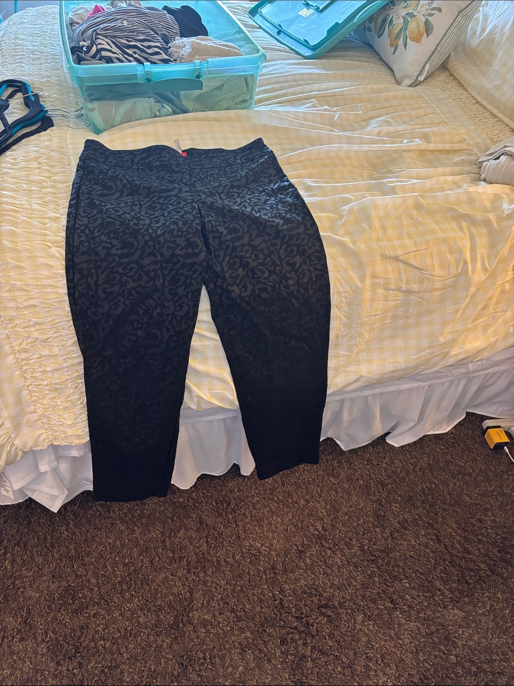 Women’s Black Skinny Pants with Subtle Jacquard Pattern